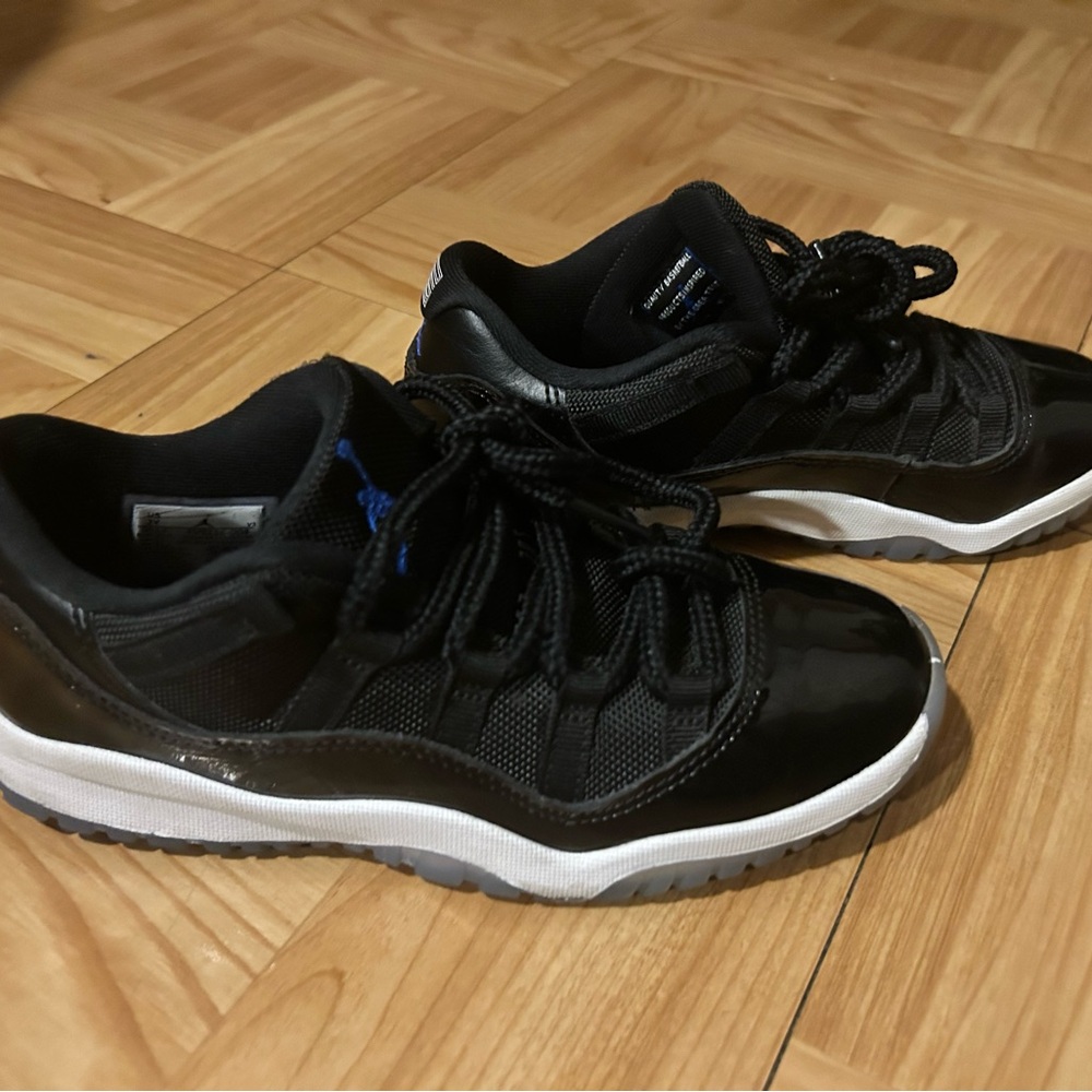 Men's Black Athletic Shoes